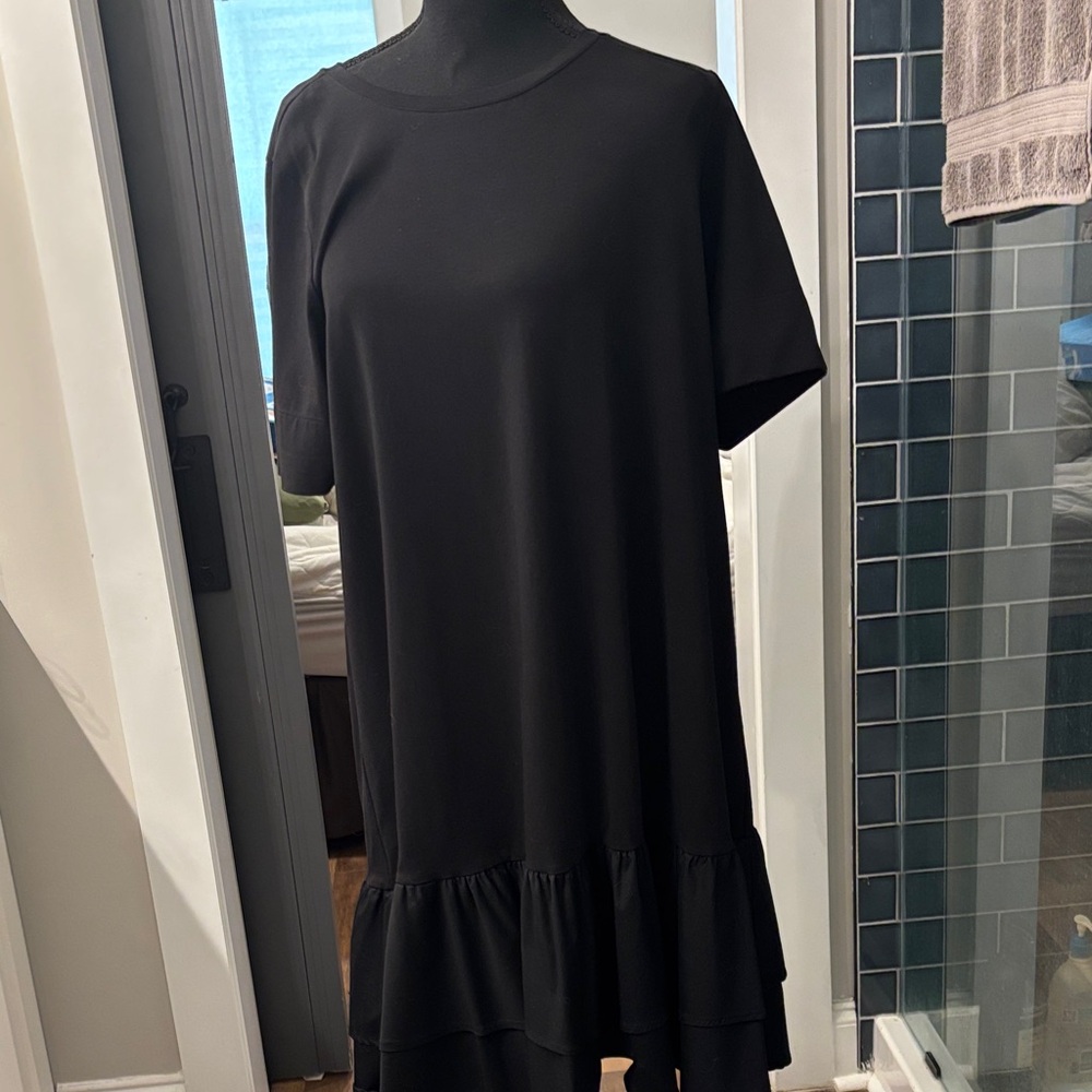 Chico's Black Short Sleeve Ruffle Hem Dress